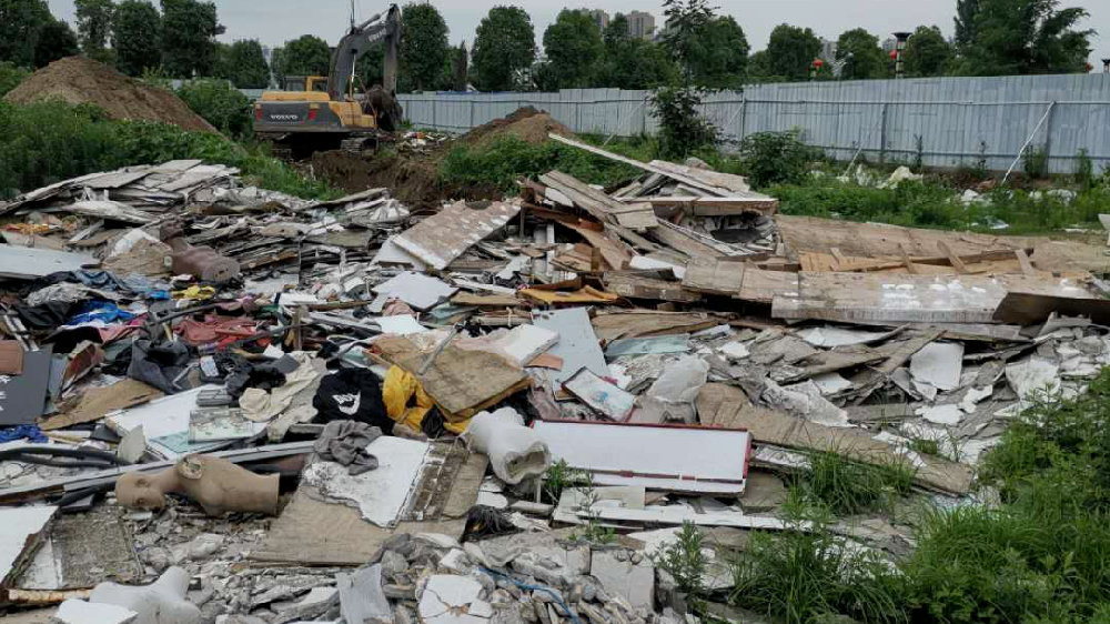 建筑垃圾违规堆放 法律红线与治理之道